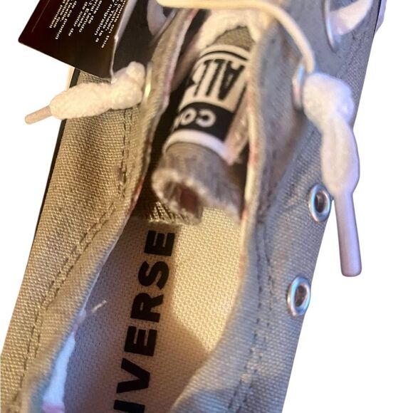 NWT Converse Low Top Shoes - Picture 5 of 5